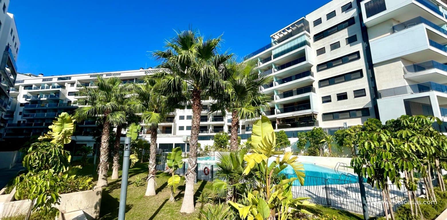 2 soverom Leilighet til salgs i Campoamor med svømmebasseng garasje - € 363 000 (Ref: 10175474)
