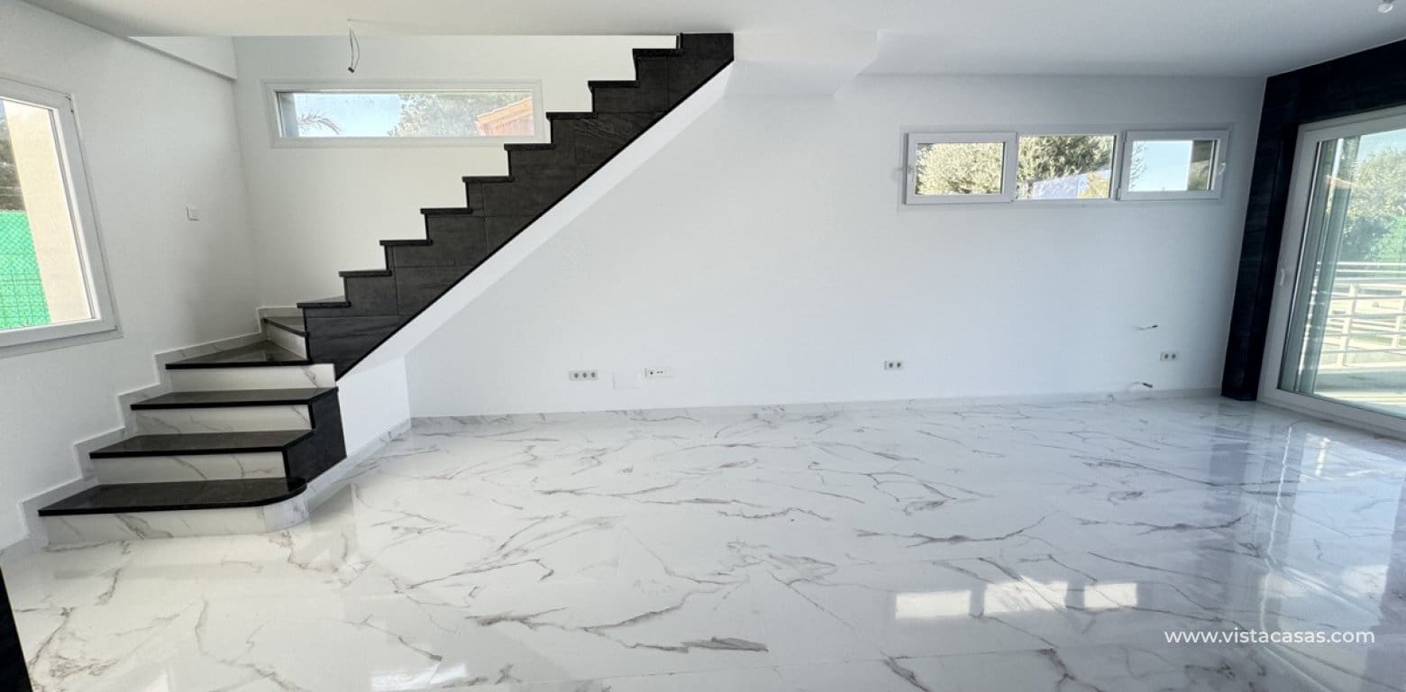 4 makuuhuone Huvila myytävänä paikassa Los Balcones - 599 000 € (Ref: 8223326)