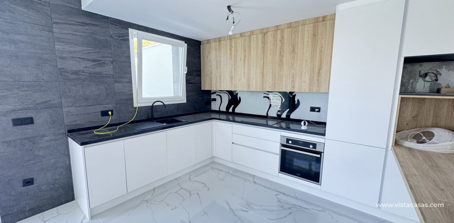 4 makuuhuone Huvila myytävänä paikassa Los Balcones - 599 000 € (Ref: 8223326)