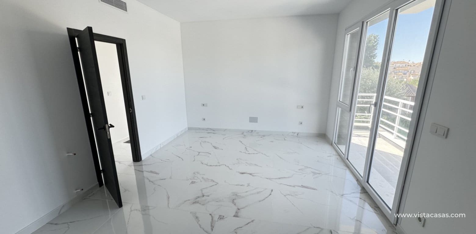 4 makuuhuone Huvila myytävänä paikassa Los Balcones - 599 000 € (Ref: 8223326)