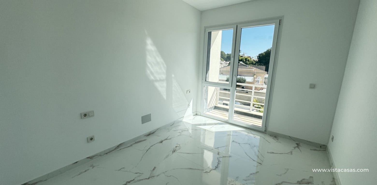 4 makuuhuone Huvila myytävänä paikassa Los Balcones - 599 000 € (Ref: 8223326)