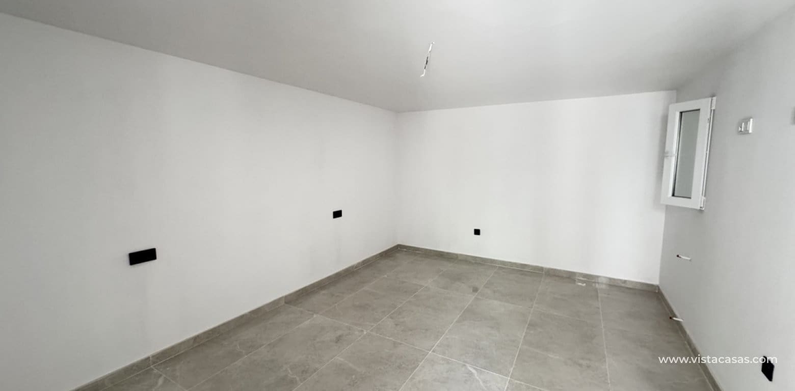 4 makuuhuone Huvila myytävänä paikassa Los Balcones - 599 000 € (Ref: 8223326)