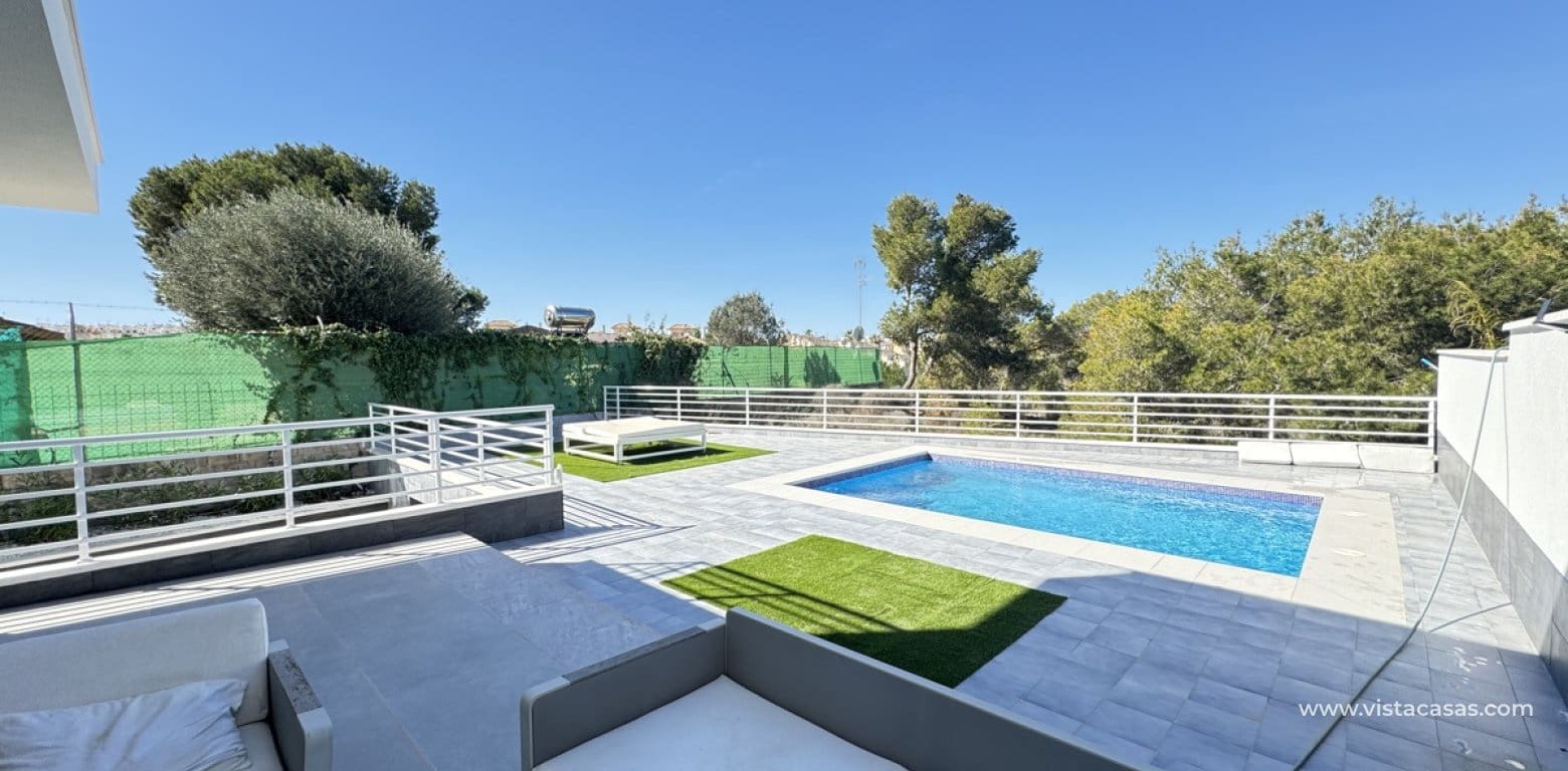 4 makuuhuone Huvila myytävänä paikassa Los Balcones - 599 000 € (Ref: 8223326)