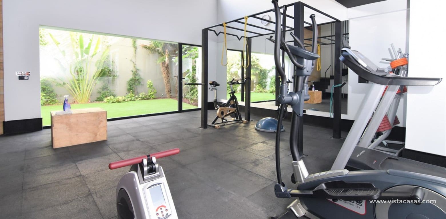 3 bedroom Apartment for sale in Villamartin - € 549,000 (Ref: 8703111)