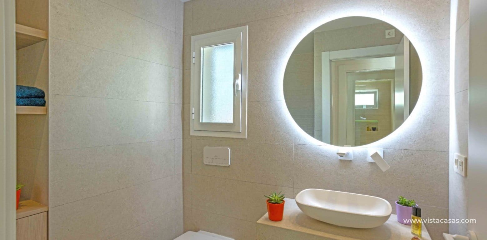 2 bedroom Apartment for sale in Villamartin - € 299,950 (Ref: 8703114)