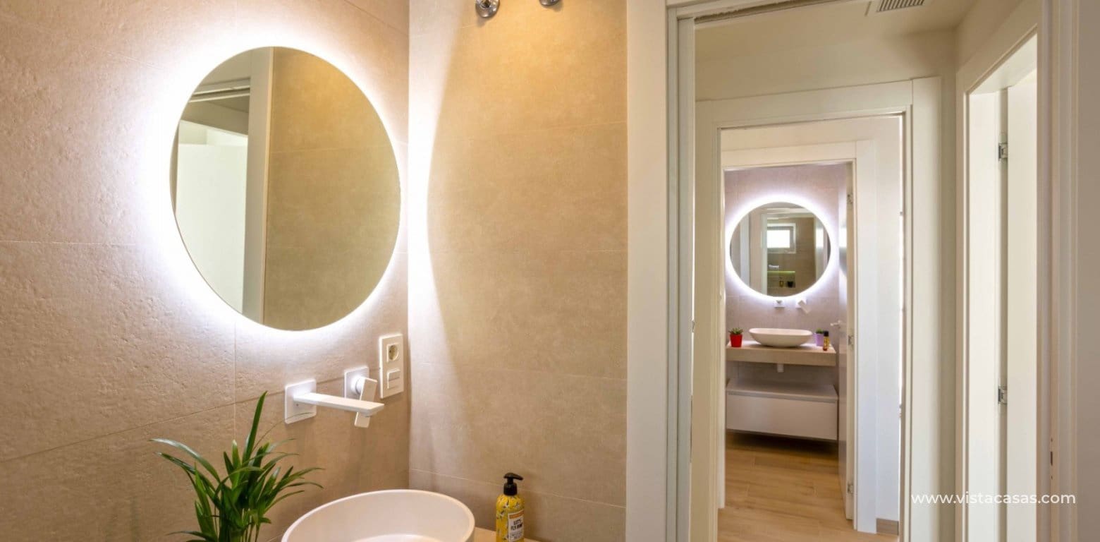 2 bedroom Apartment for sale in Villamartin - € 299,950 (Ref: 8703114)