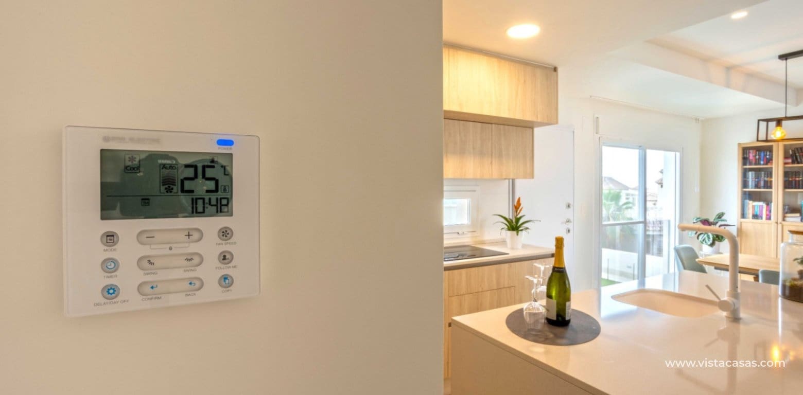 2 bedroom Apartment for sale in Villamartin - € 299,950 (Ref: 8703114)