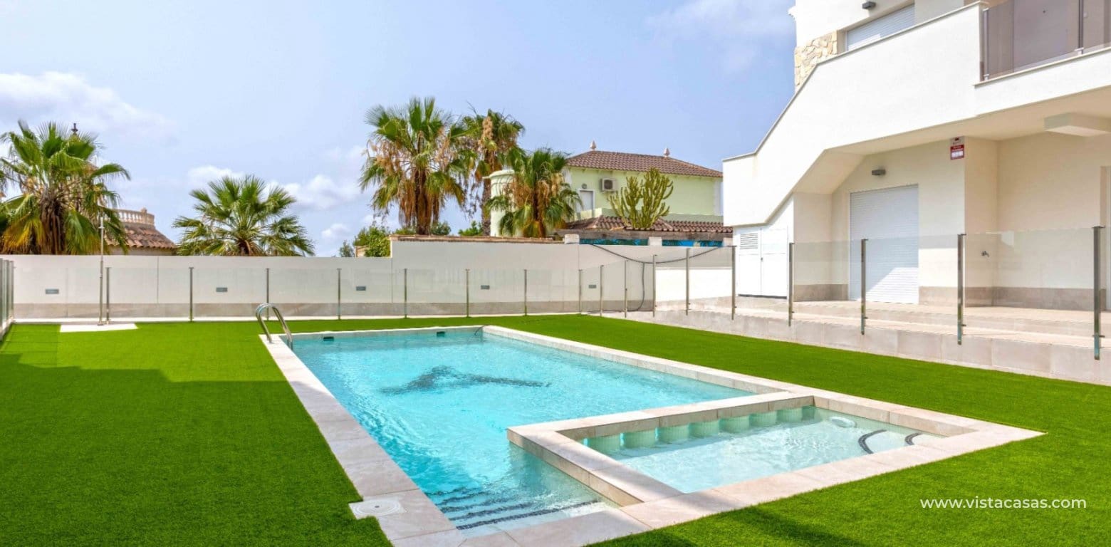 2 bedroom Apartment for sale in Villamartin - € 299,950 (Ref: 8703114)