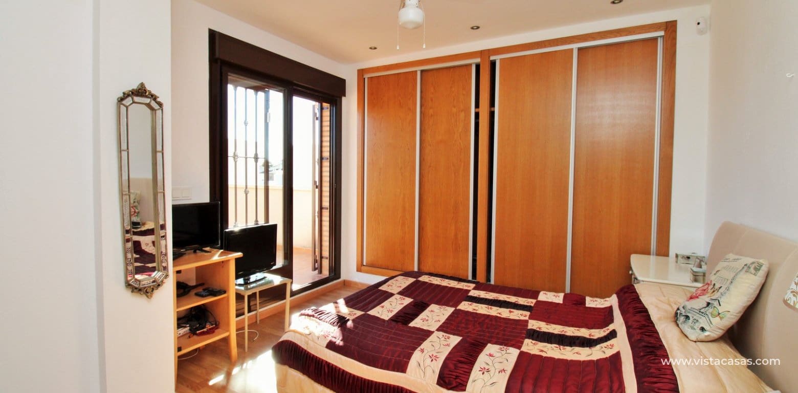 2 bedroom Villa for sale in Villamartin with pool - € 259,000 (Ref: 8732086)