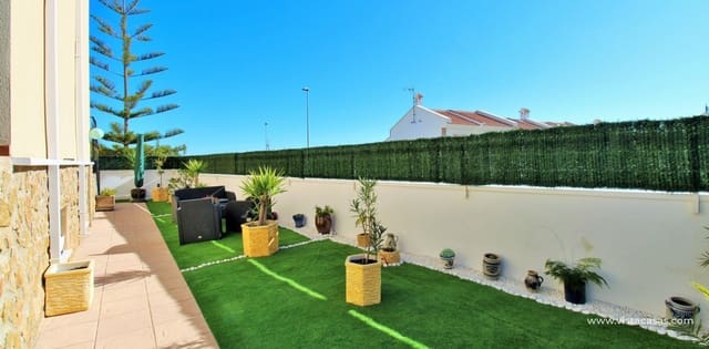 4 bedroom Townhouse for sale in San Miguel de Salinas with pool - € 239,995 (Ref: 8744421)