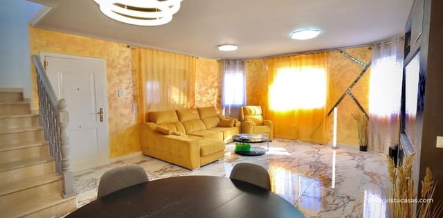 4 slaapkamer Villa te koop in San Miguel de Salinas - € 320.000 (Ref: 8758333)