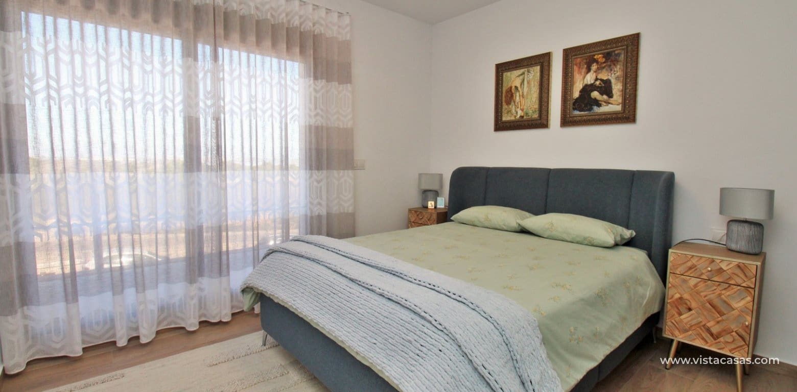 3 quarto Moradia para venda em Villamartin com piscina - 448 000 € (Ref: 8796383)