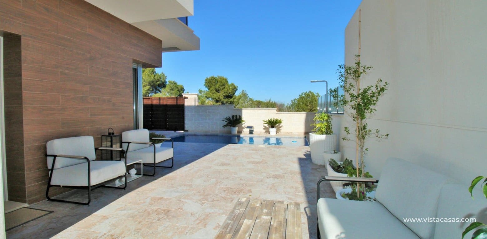 3 quarto Moradia para venda em Villamartin com piscina - 448 000 € (Ref: 8796383)