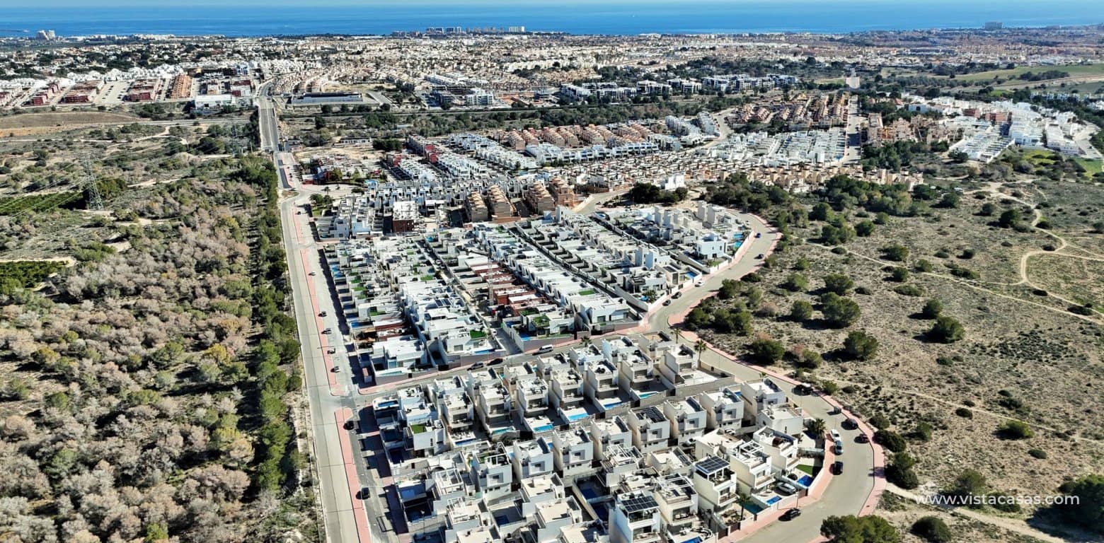 3 quarto Moradia para venda em Villamartin com piscina - 448 000 € (Ref: 8796383)