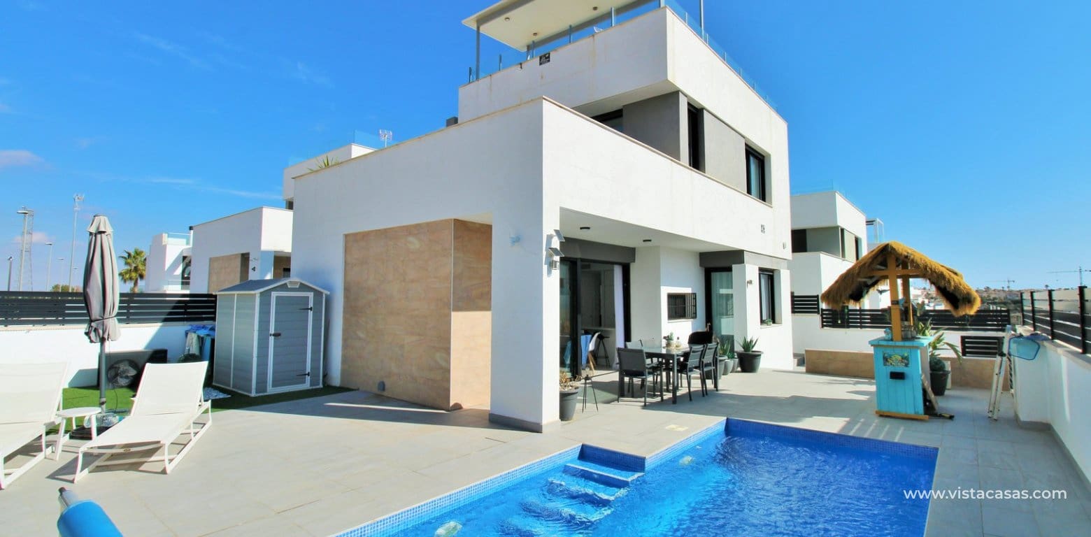 3 bedroom Villa for sale in Villamartin with pool - € 405,000 (Ref: 8802579)