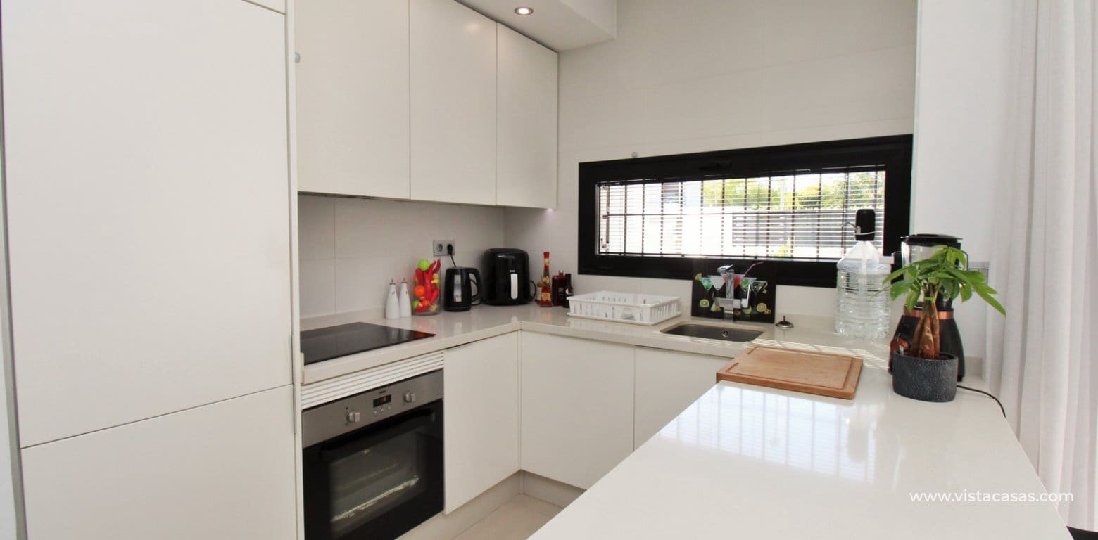 3 bedroom Villa for sale in Villamartin with pool - € 405,000 (Ref: 8802579)