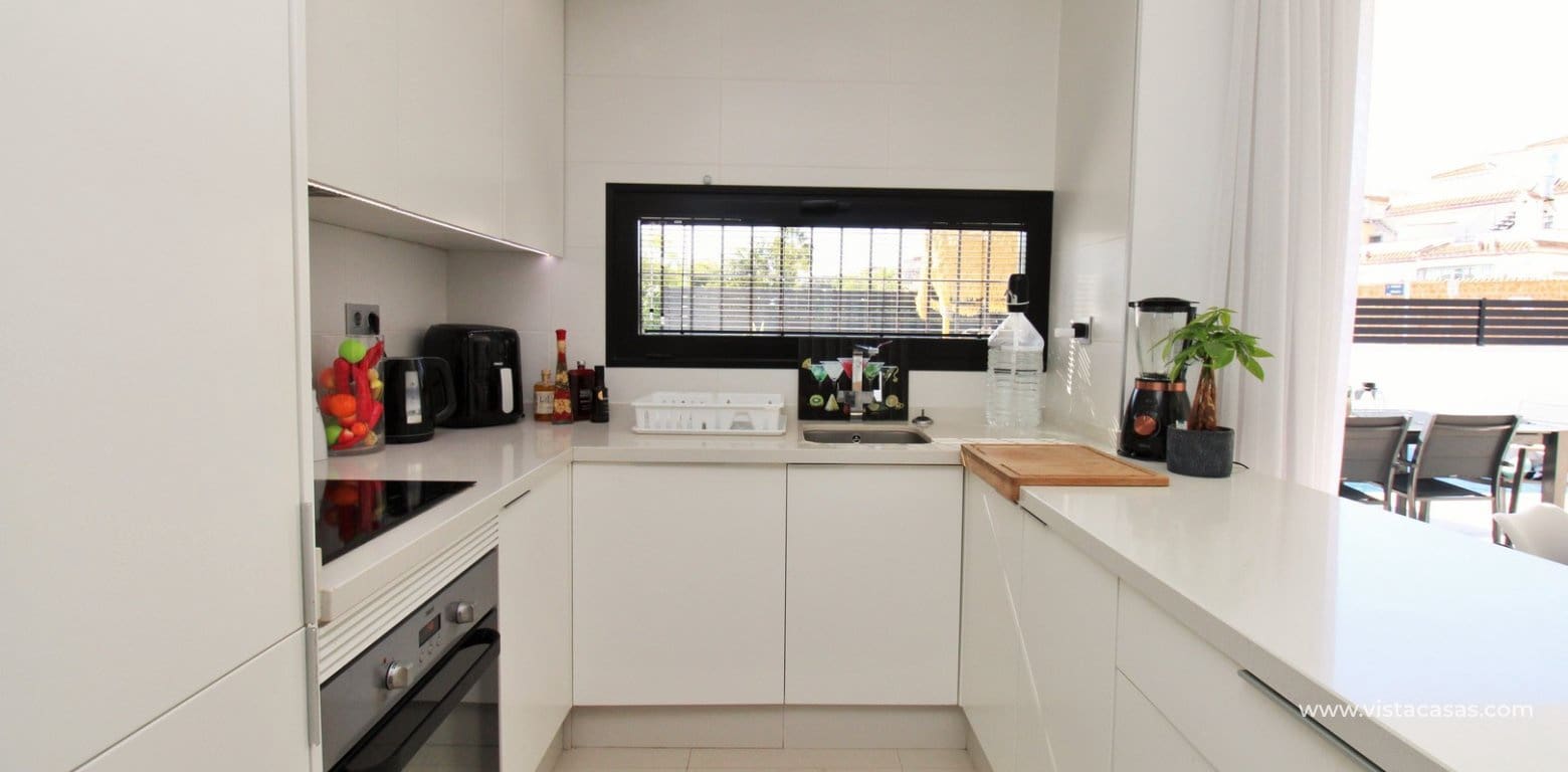 3 bedroom Villa for sale in Villamartin with pool - € 405,000 (Ref: 8802579)