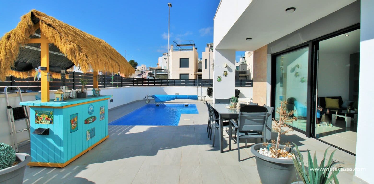 3 bedroom Villa for sale in Villamartin with pool - € 405,000 (Ref: 8802579)