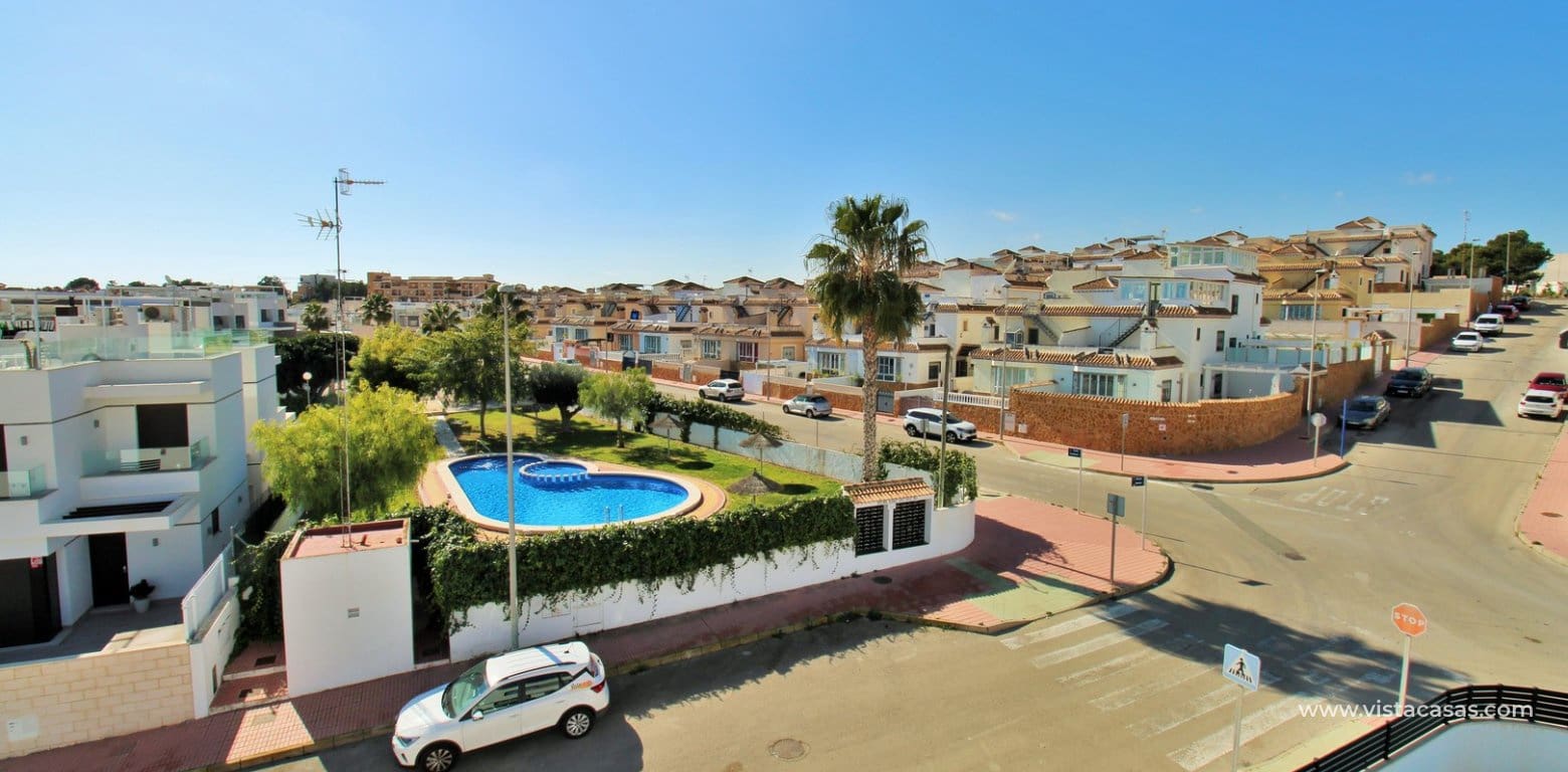 3 bedroom Villa for sale in Villamartin with pool - € 405,000 (Ref: 8802579)