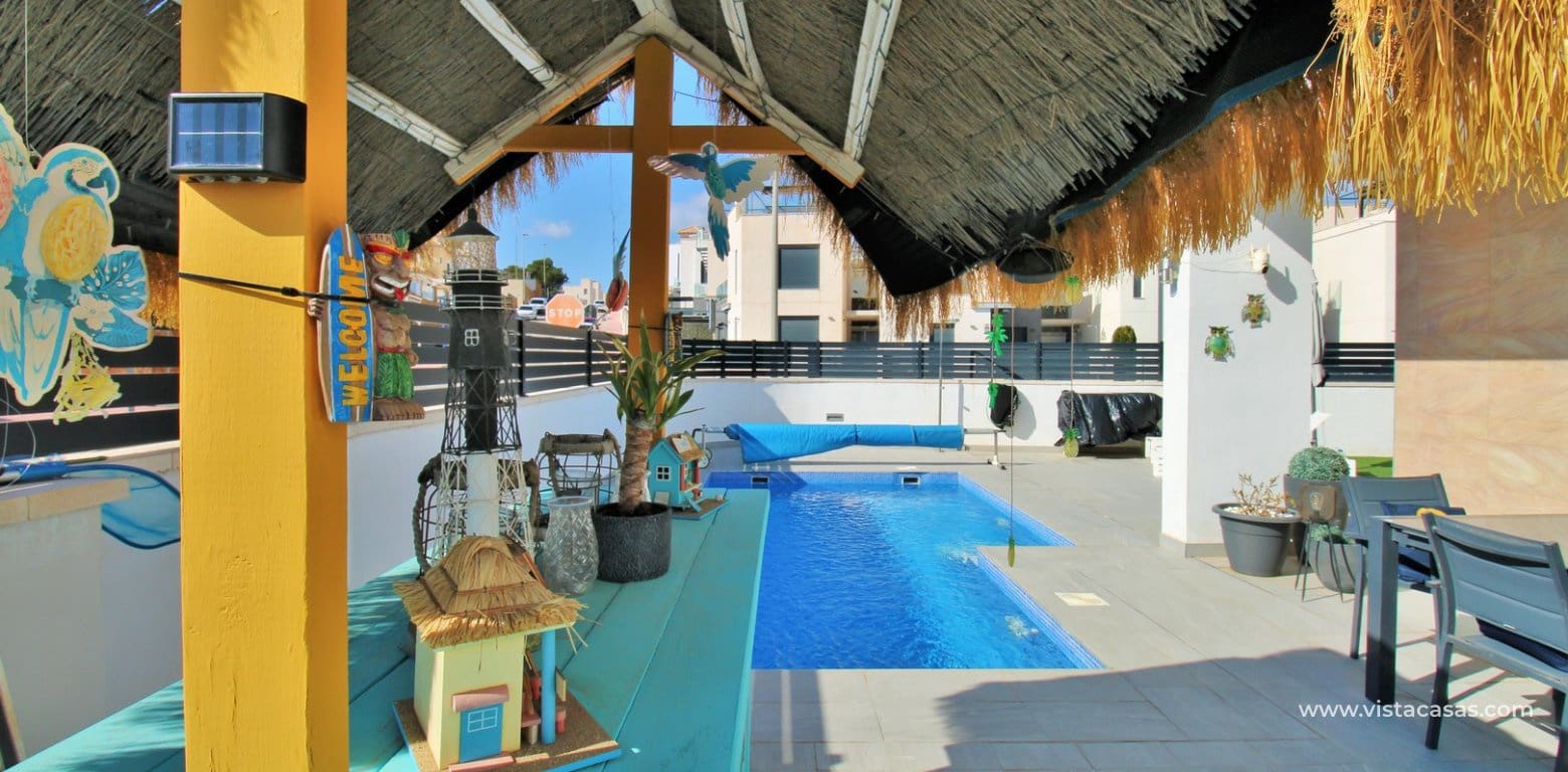 3 bedroom Villa for sale in Villamartin with pool - € 405,000 (Ref: 8802579)