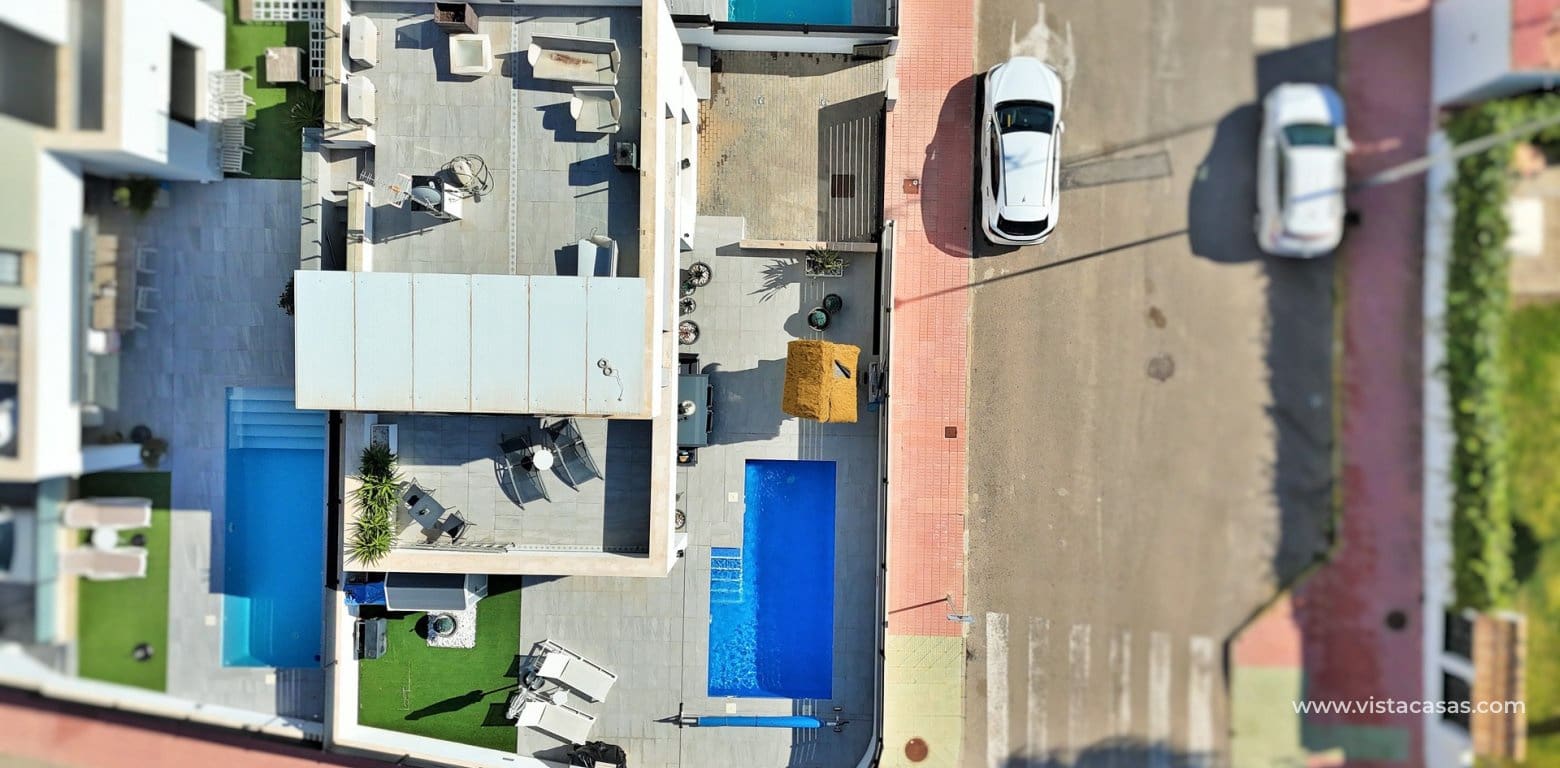 3 bedroom Villa for sale in Villamartin with pool - € 405,000 (Ref: 8802579)