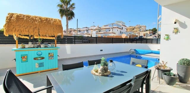 3 bedroom Villa for sale in Villamartin, Orihuela with pool - € 405,000 (Ref: 8802579)