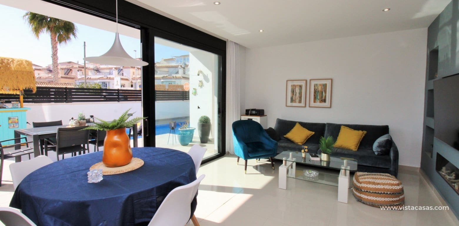 3 bedroom Villa for sale in Villamartin with pool - € 405,000 (Ref: 8802579)