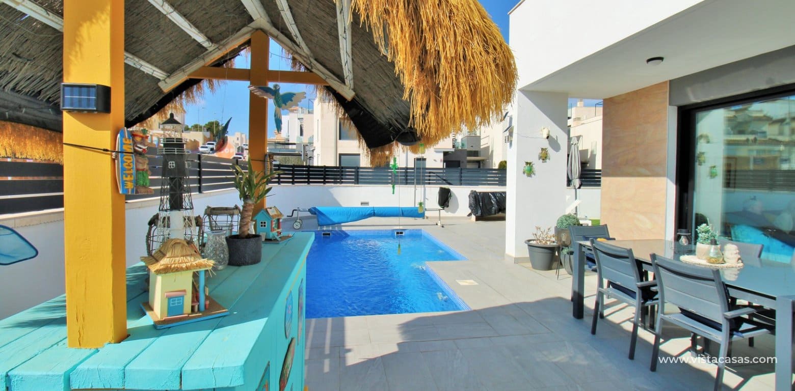 3 bedroom Villa for sale in Villamartin with pool - € 405,000 (Ref: 8802579)