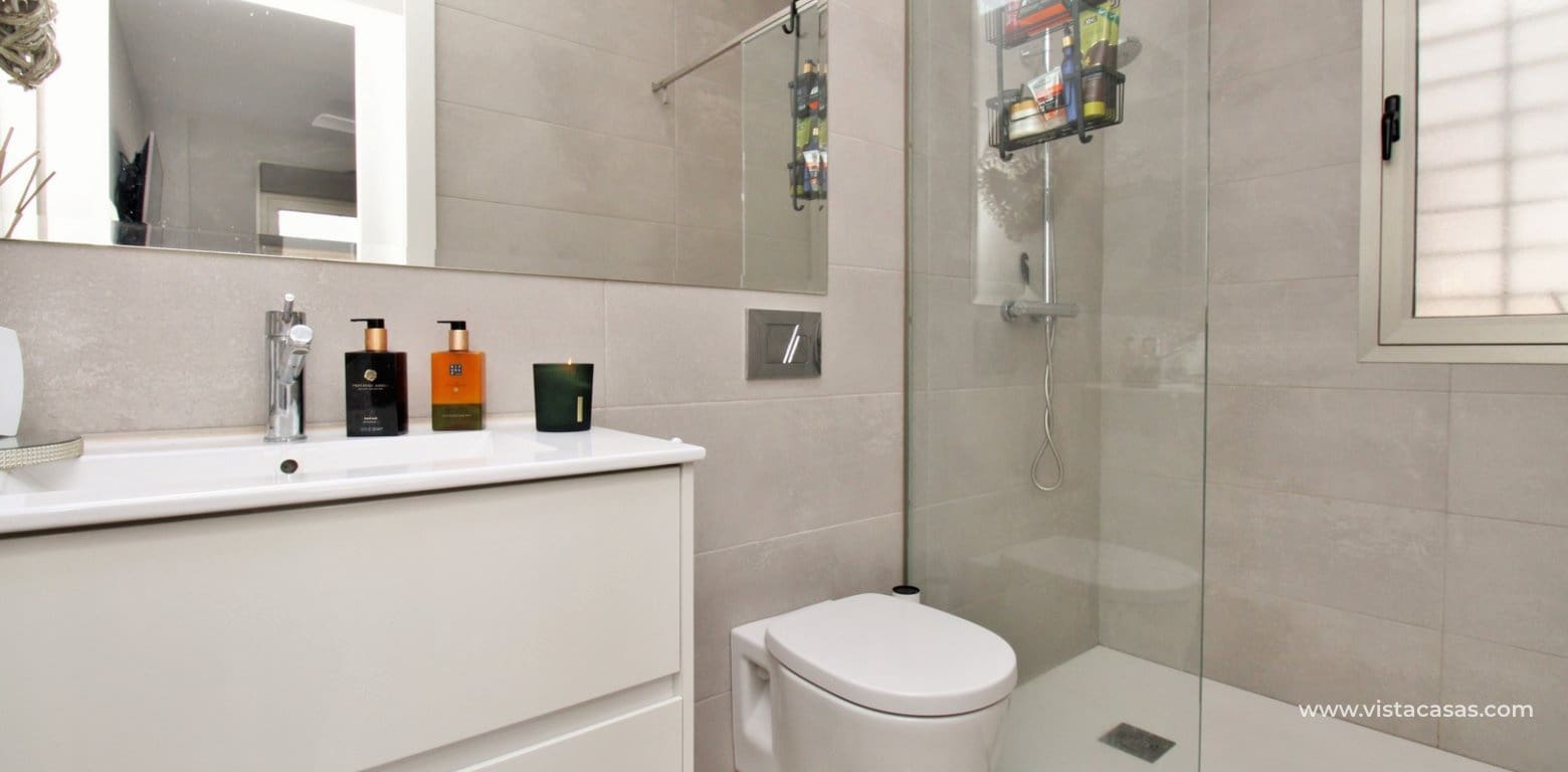 3 bedroom Villa for sale in Villamartin with pool - € 369,950 (Ref: 8803116)