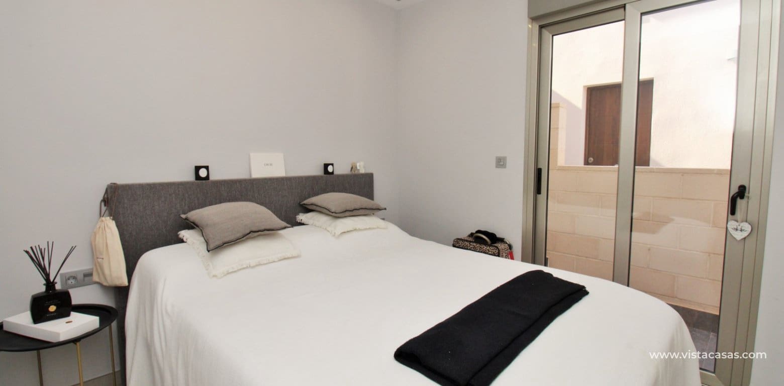 3 bedroom Villa for sale in Villamartin with pool - € 369,950 (Ref: 8803116)