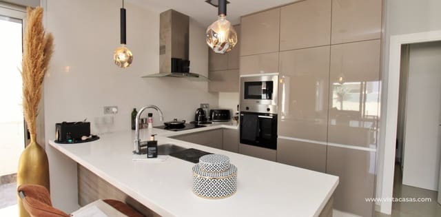 3 bedroom Villa for sale in Villamartin, Orihuela with pool - € 369,950 (Ref: 8803116)