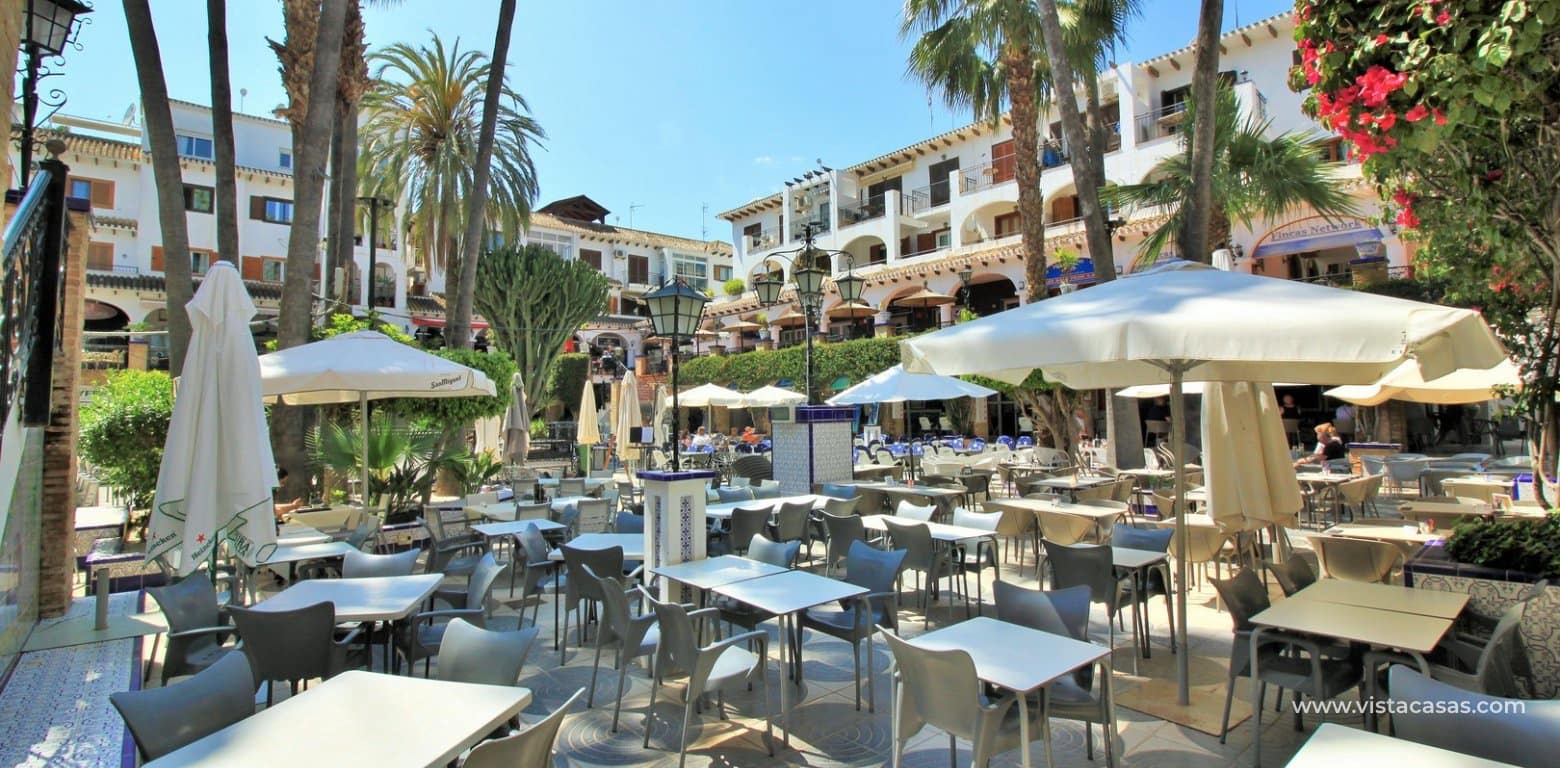 3 bedroom Villa for sale in Villamartin with pool - € 369,950 (Ref: 8803116)