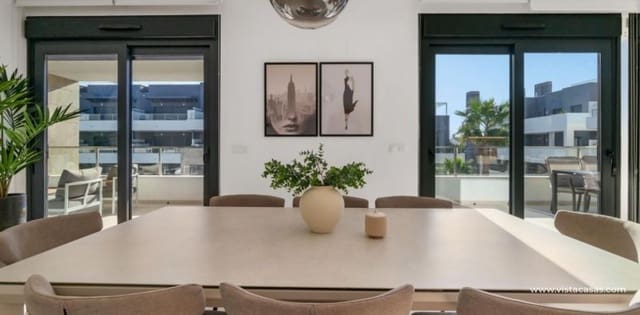 4 makuuhuone Huoneisto myytävänä paikassa Playa Flamenca, Orihuela - 829 700 € (Ref: 8814864)