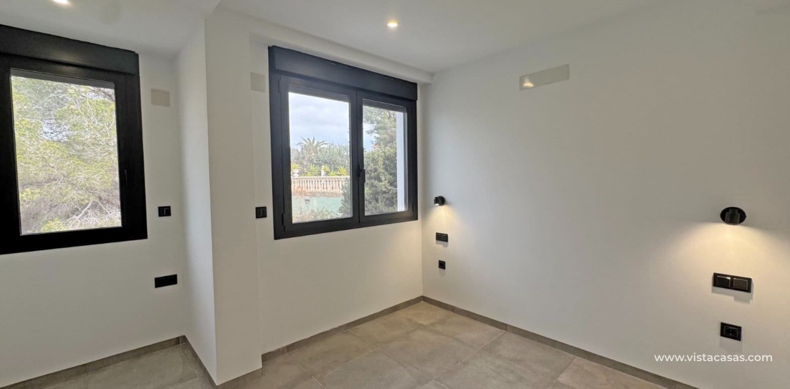 Chalet de 4 habitaciones en Los Balcones en venta - 495.000 € (Ref: 8828764)