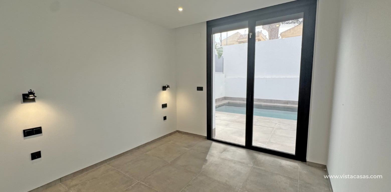 Chalet de 4 habitaciones en Los Balcones en venta - 495.000 € (Ref: 8828764)