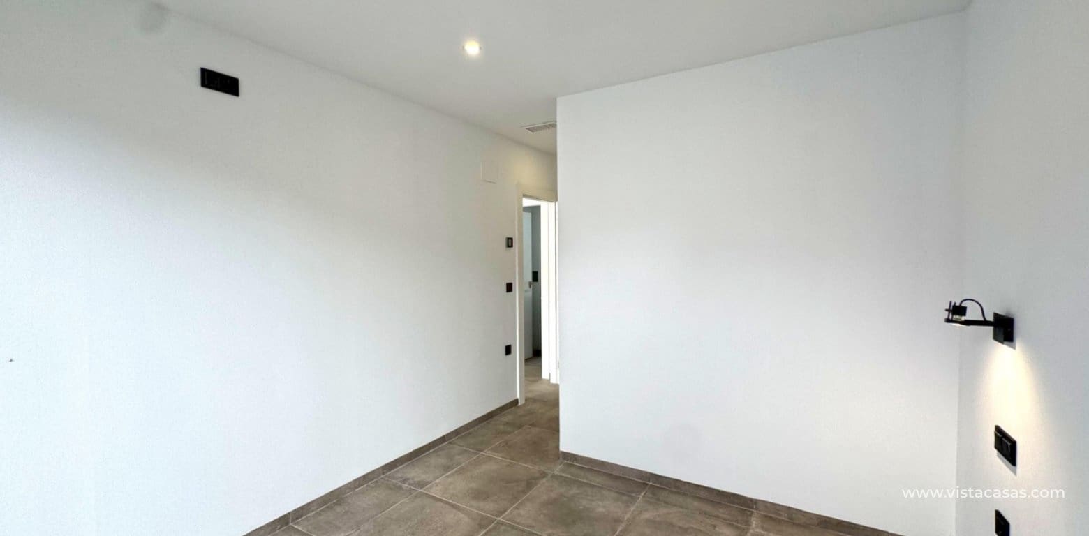 Chalet de 4 habitaciones en Los Balcones en venta - 495.000 € (Ref: 8828764)