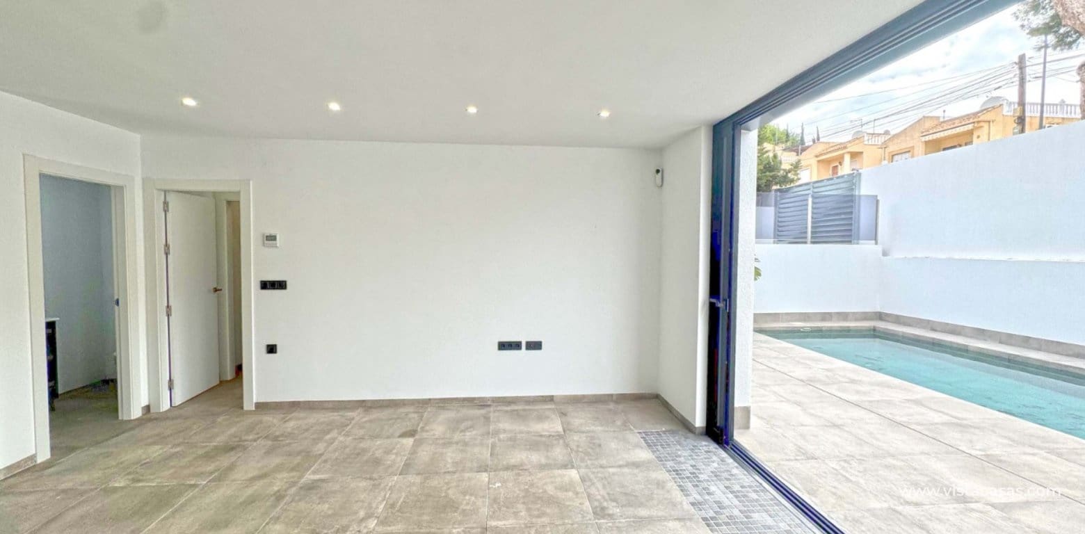 Chalet de 4 habitaciones en Los Balcones en venta - 495.000 € (Ref: 8828764)