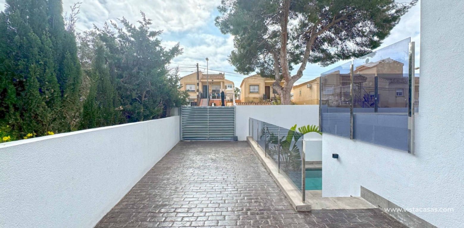 Chalet de 4 habitaciones en Los Balcones en venta - 495.000 € (Ref: 8828764)