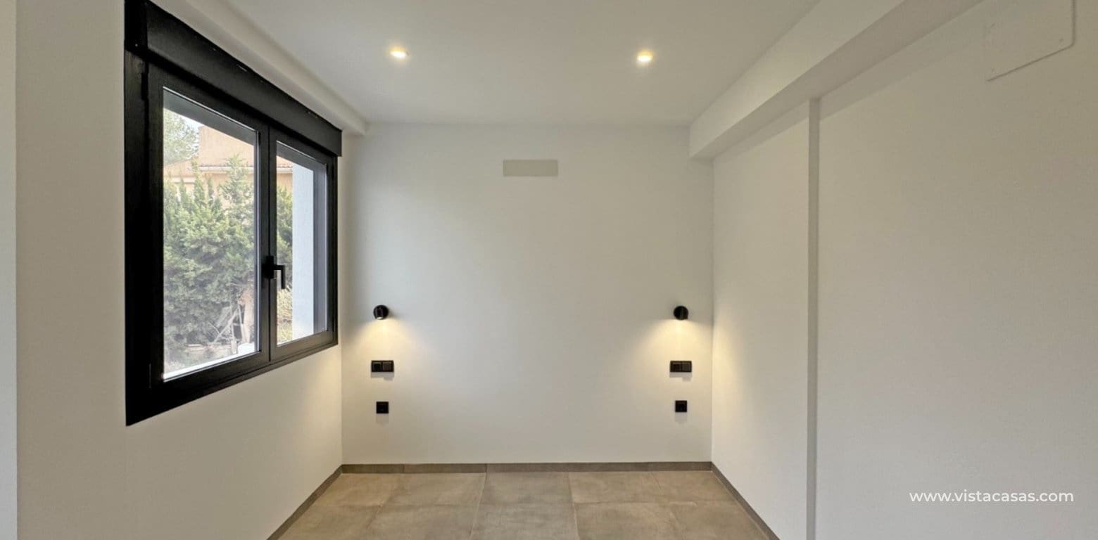 Chalet de 4 habitaciones en Los Balcones en venta - 495.000 € (Ref: 8828764)