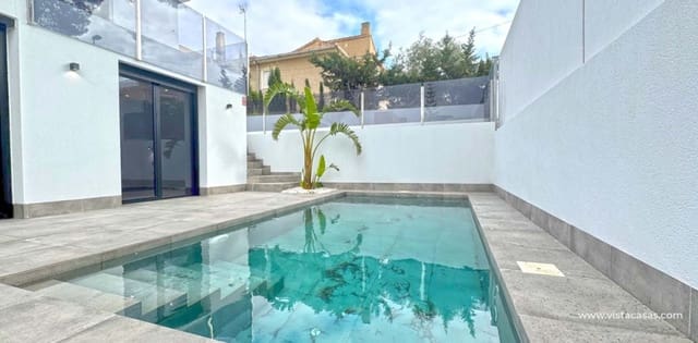 Chalet de 4 habitaciones en Los Balcones en venta - 495.000 € (Ref: 8828764)