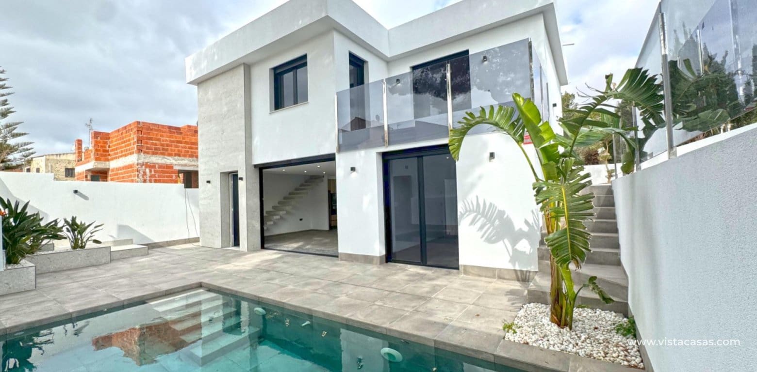 Chalet de 4 habitaciones en Los Balcones en venta - 495.000 € (Ref: 8828764)