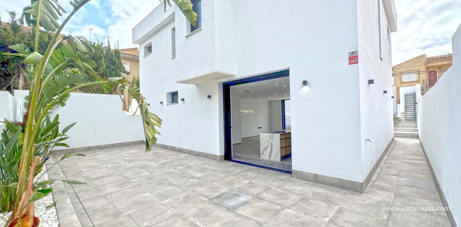 Chalet de 4 habitaciones en Los Balcones en venta - 495.000 € (Ref: 8828764)