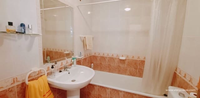 3 makuuhuone Omakotitalo myytävänä paikassa Playa Flamenca, Orihuela - 239 995 € (Ref: 8872935)