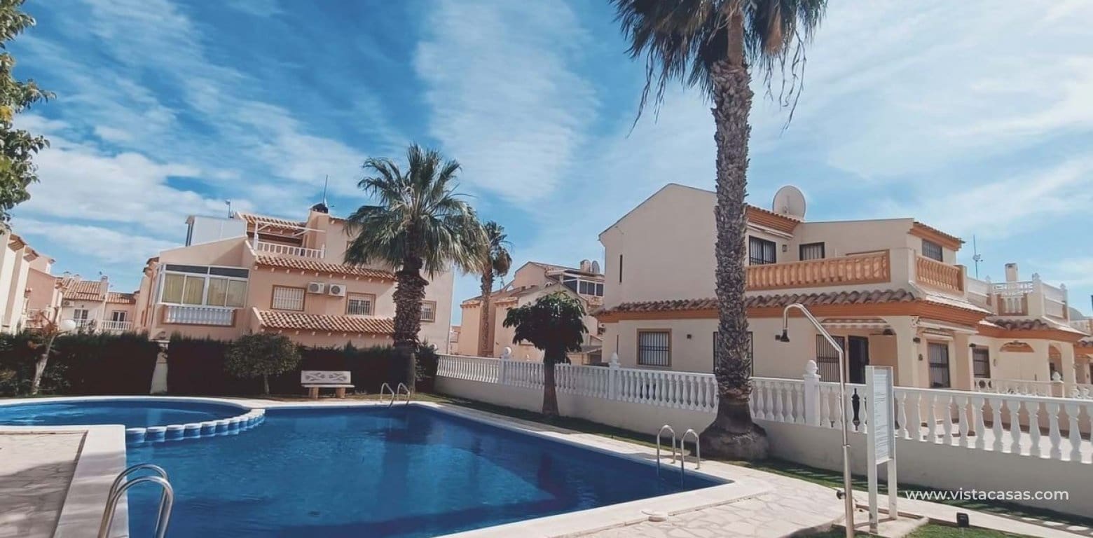 3 makuuhuone Omakotitalo myytävänä paikassa Playa Flamenca - 239 995 € (Ref: 8872935)