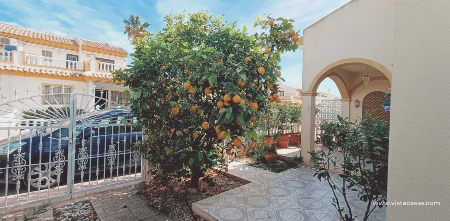 3 makuuhuone Omakotitalo myytävänä paikassa Playa Flamenca - 239 995 € (Ref: 8872935)