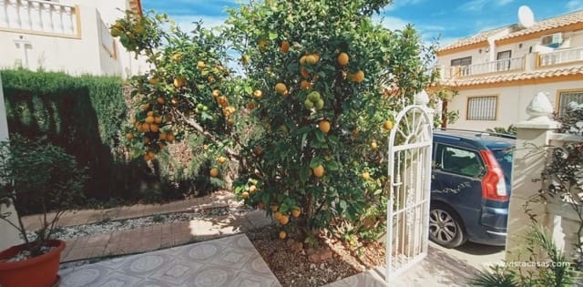 3 makuuhuone Omakotitalo myytävänä paikassa Playa Flamenca, Orihuela - 239 995 € (Ref: 8872935)