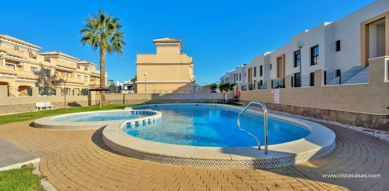 3 soveværelse Byhus til salg i Villamartin med swimmingpool - € 164.900 (Ref: 8895859)