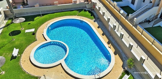 3 soveværelse Byhus til salg i Villamartin, Orihuela med swimmingpool - € 164.900 (Ref: 8895859)