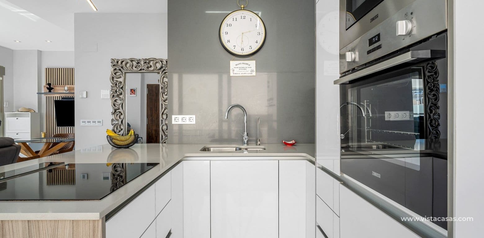 4 slaapkamer Villa te koop in Villamartin - € 449.000 (Ref: 8910241)