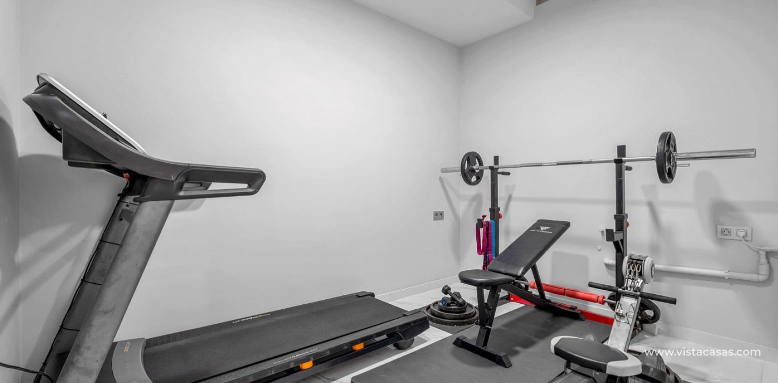 4 slaapkamer Villa te koop in Villamartin - € 449.000 (Ref: 8910241)